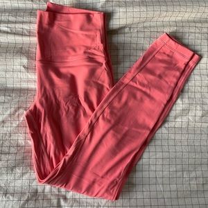 Lululemon Size 8 aligns